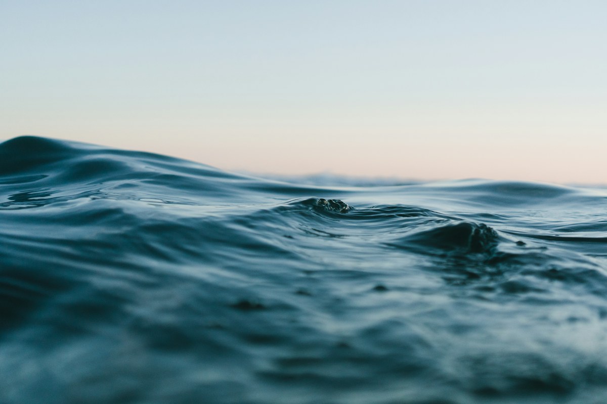 Gentle ocean waves in soft daylight